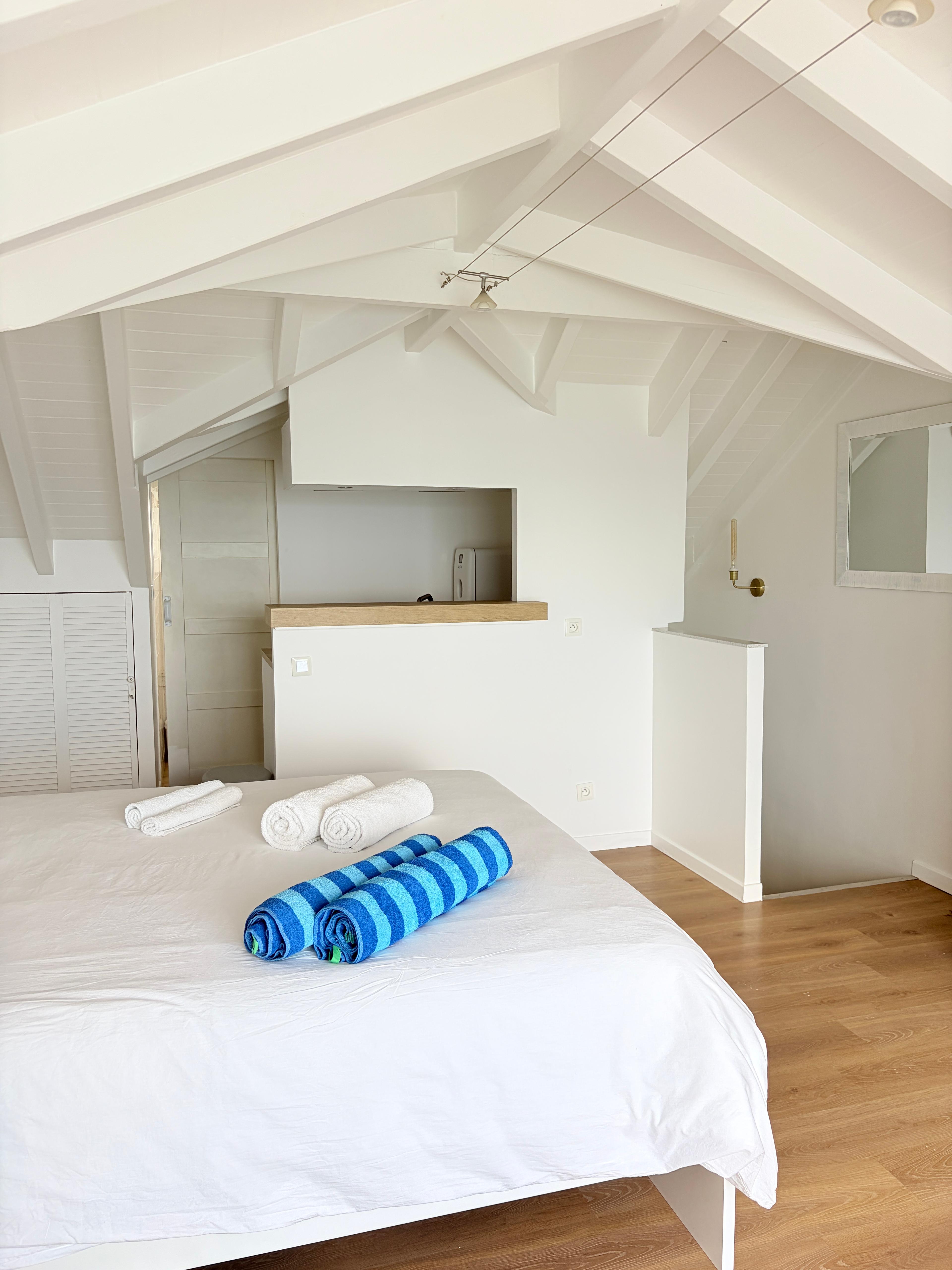 Beachfront Studio gallery image 8