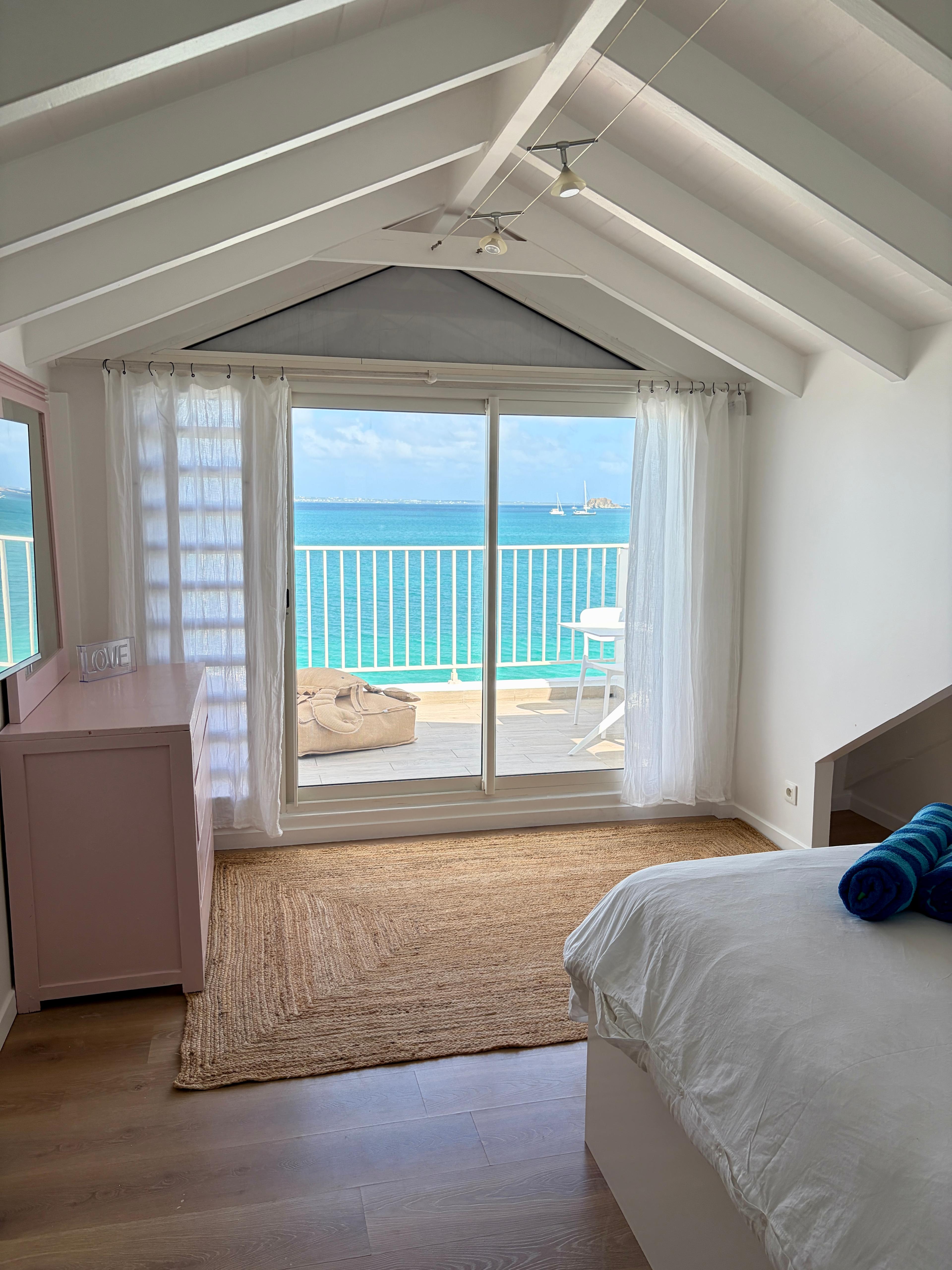 Beachfront Studio gallery image 7