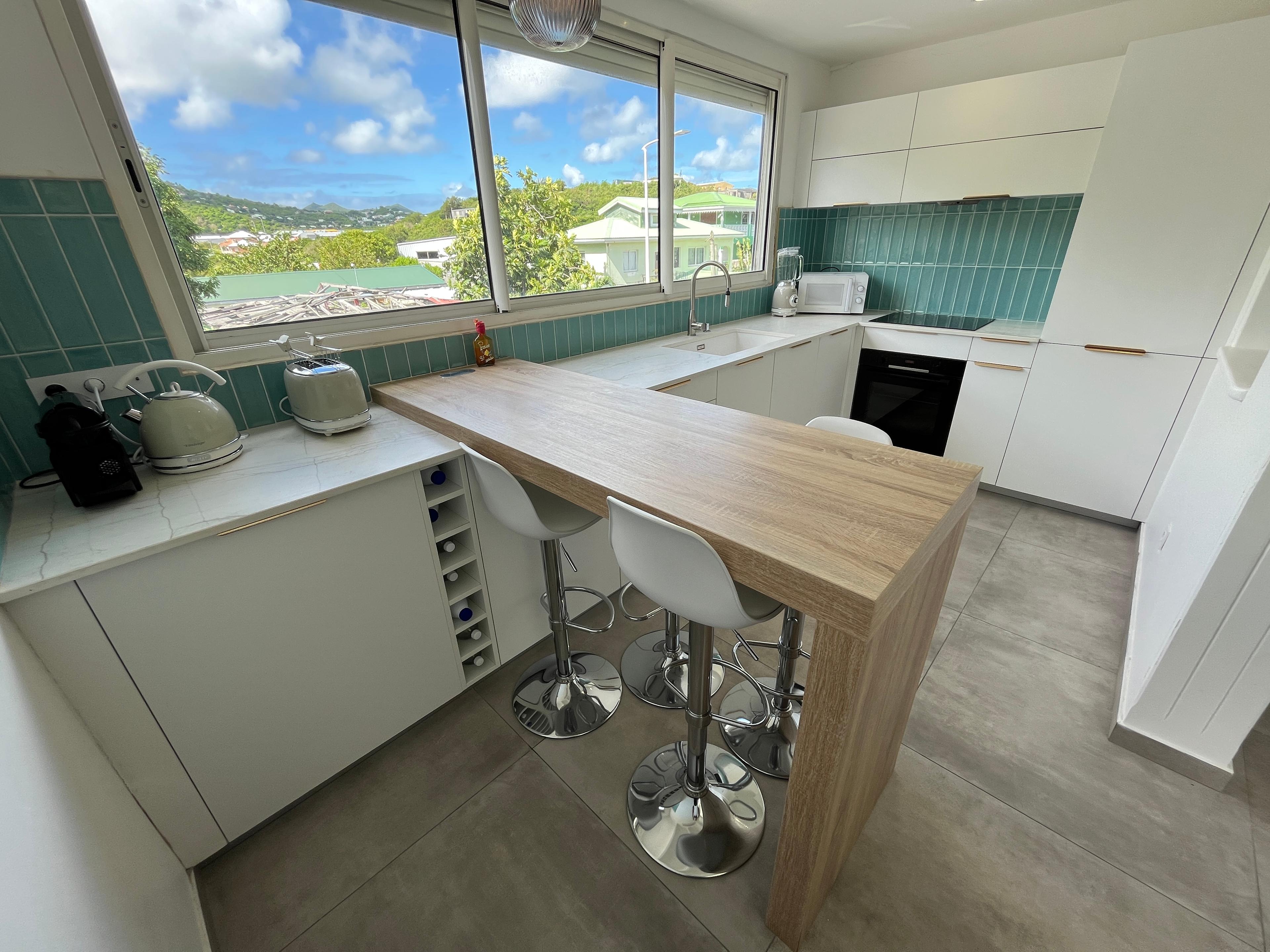 Modern One-Bedroom Beach Apartment gallery image 3